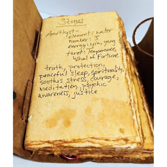 LEATHERBOUND D&D FANTASY RPG WRITING JOURNAL W AGED STYLE PAPER & KEY READ!!!! - Picture 7 of 8